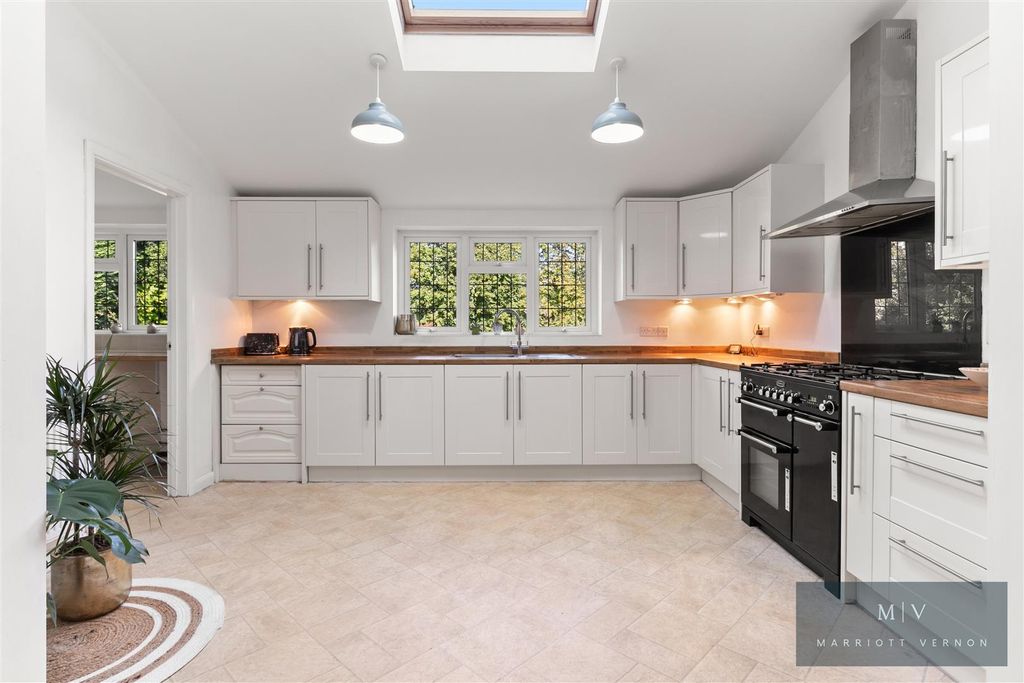 Property photo 2 of 22 Manor Way 23 MV-5.Jpg