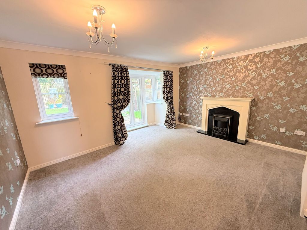 Property photo 2 of 32