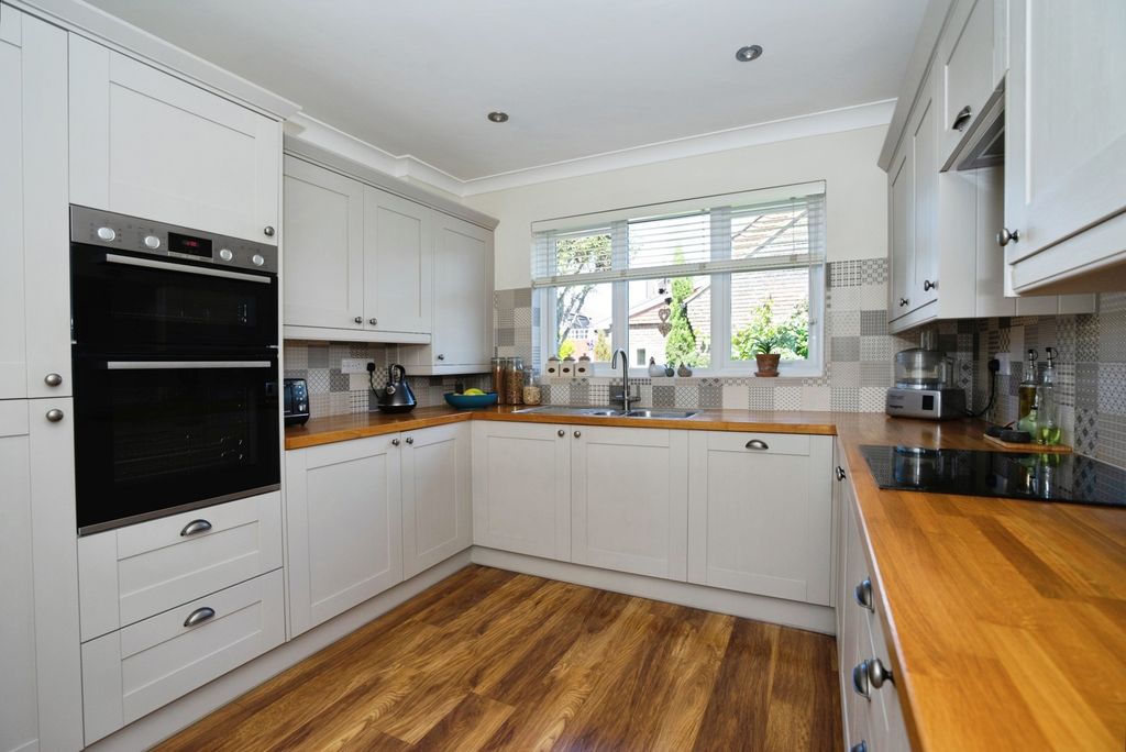 Property photo 2 of 26 Pbox-Img.Jpg