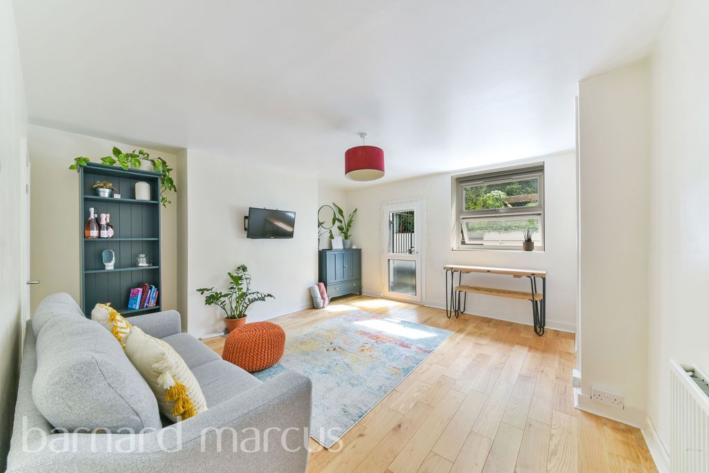 Property photo 1 of 12 Image