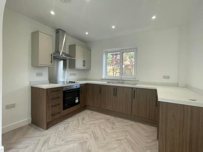 Property photo 2 of 11 Kitchen