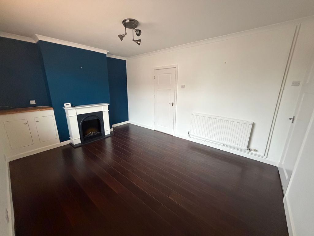 Property photo 2 of 9 Bathroom