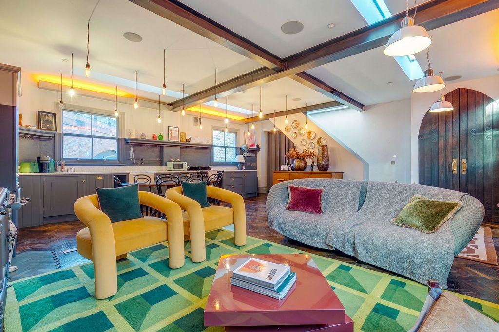 Property photo 2 of 56