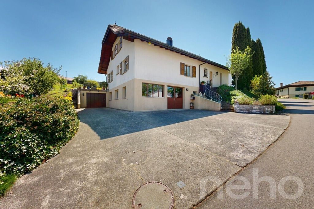Property photo 1 of 12