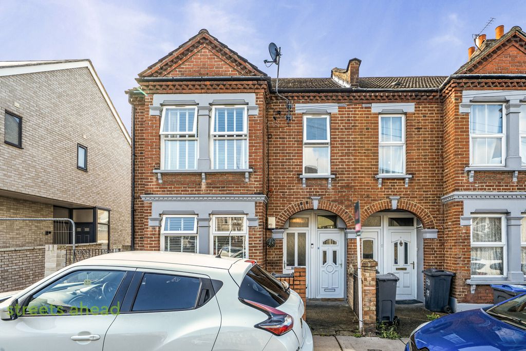 Property photo 1 of 17 E201F47d-70B4-423...