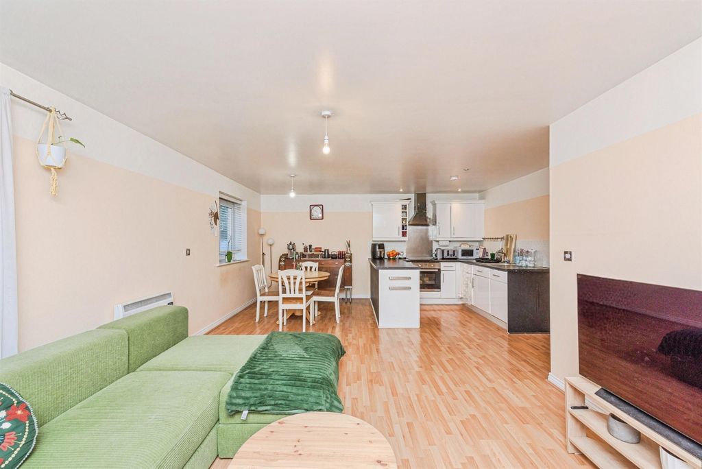 Property photo 2 of 15