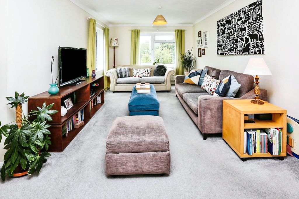 Property photo 3 of 12