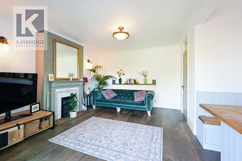Property photo 2 of 12 Anne Boleyn Court, London Road, Ewell - Kt17 2Da