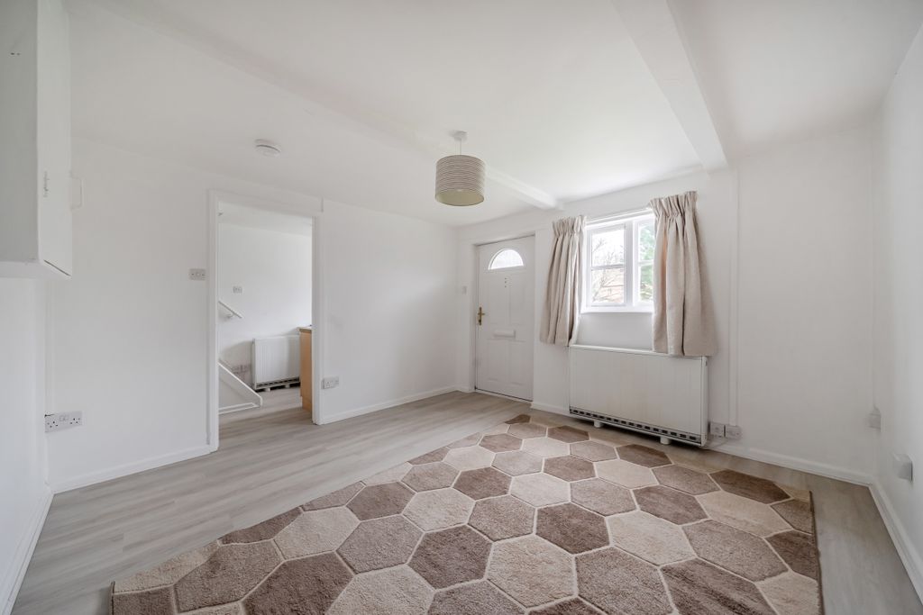 Property photo 3 of 10 Sitting Room