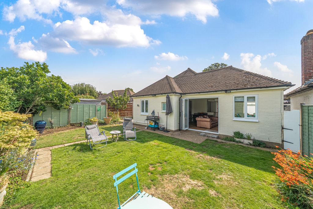 Property photo 2 of 17 1332674-9-688c8F8...