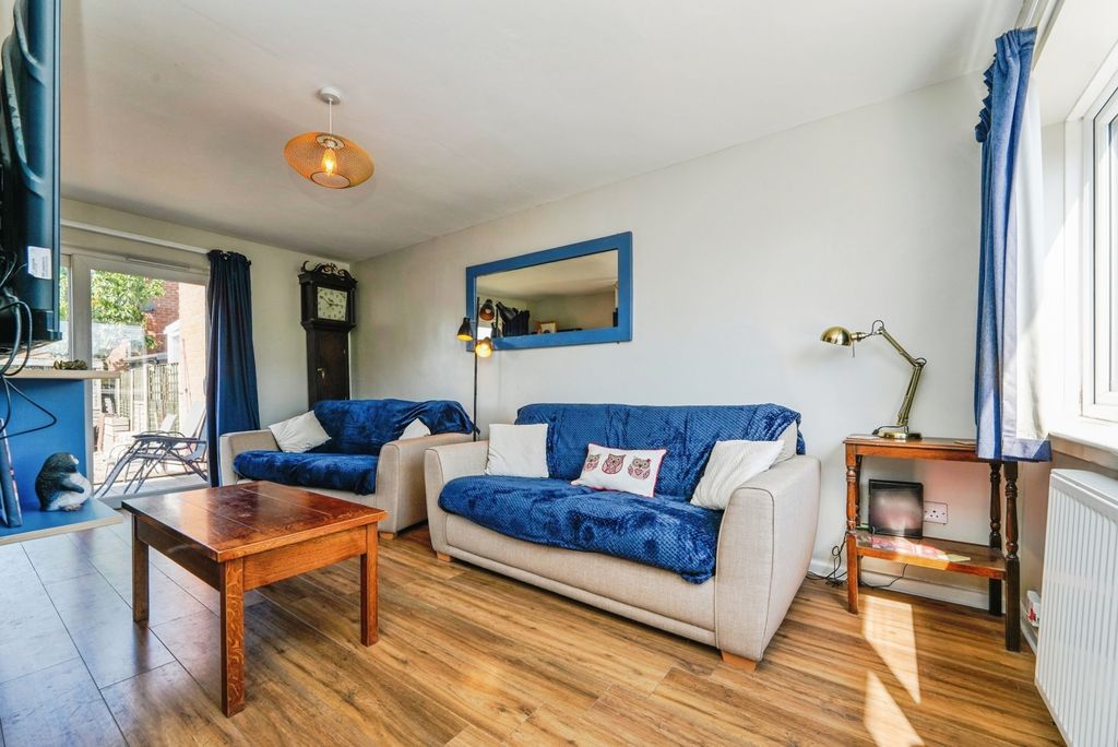 Property photo 3 of 15 Pbox-Img.Jpg