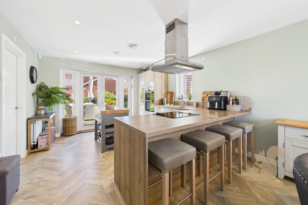 Property photo 2 of 44 Cam05668G0-Pr0020-Still004.Jpg