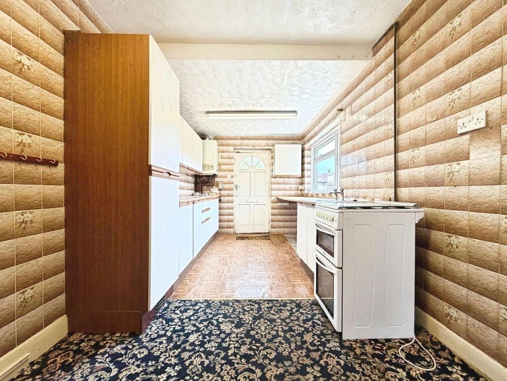 Property photo 3 of 29 Kitchen / Diner