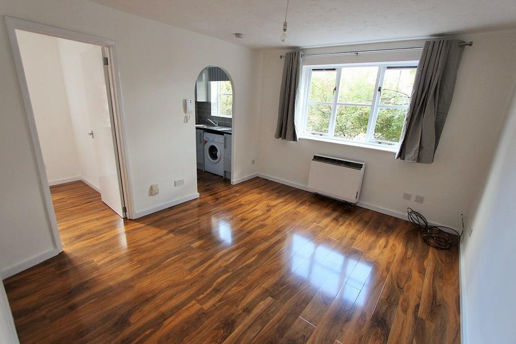 Property photo 3 of 8