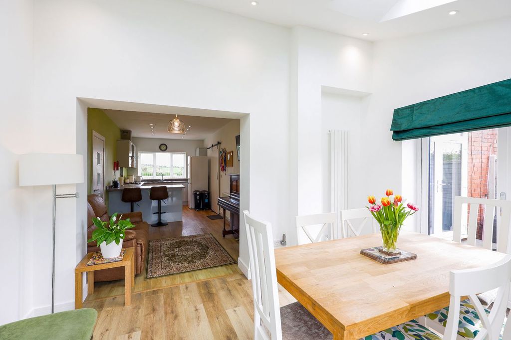 Property photo 2 of 65