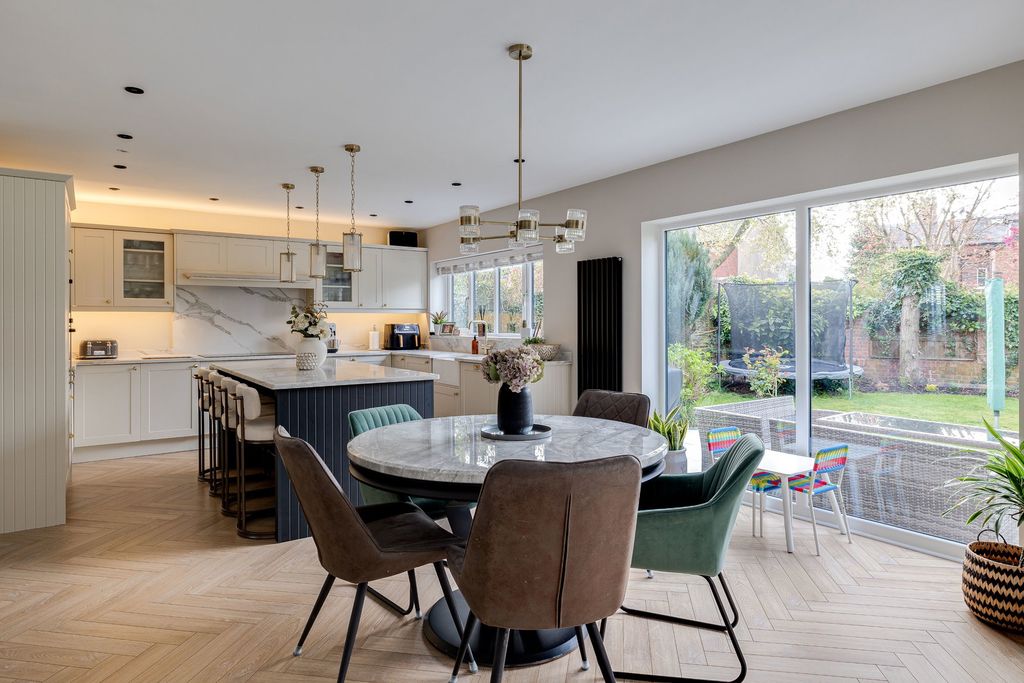 Property photo 3 of 32