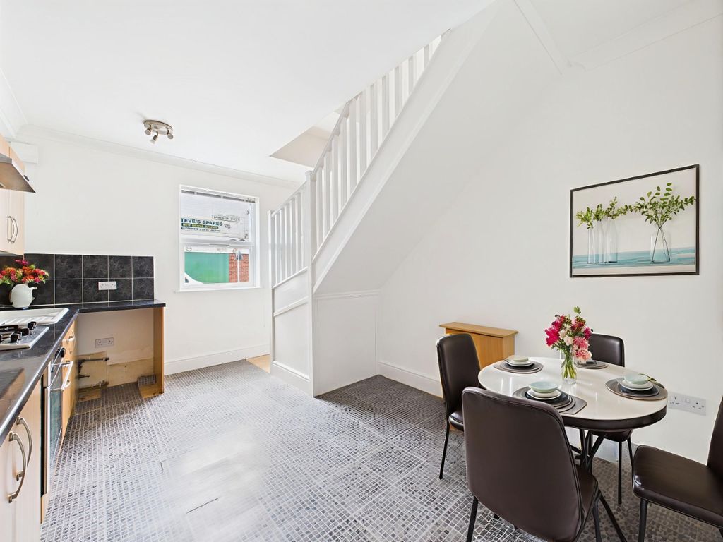 Property photo 1 of 8 4315182