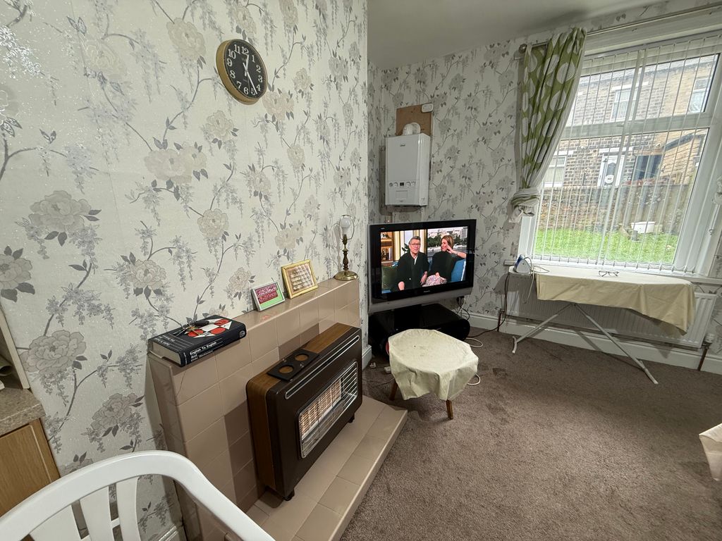 Property photo 3 of 11 Bedroom 1