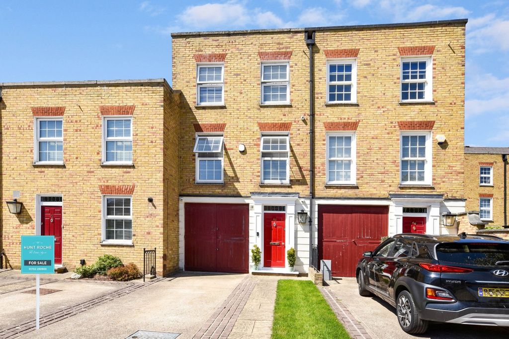 Property photo 1 of 47 Picture No. 24