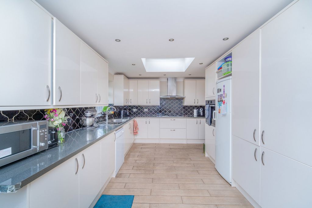 Property photo 2 of 11 Pbox-Img.Jpg