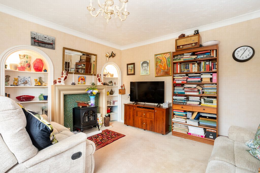 Property photo 3 of 23 Sitting Room