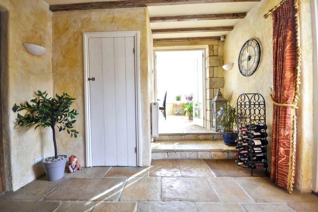 Property photo 3 of 45