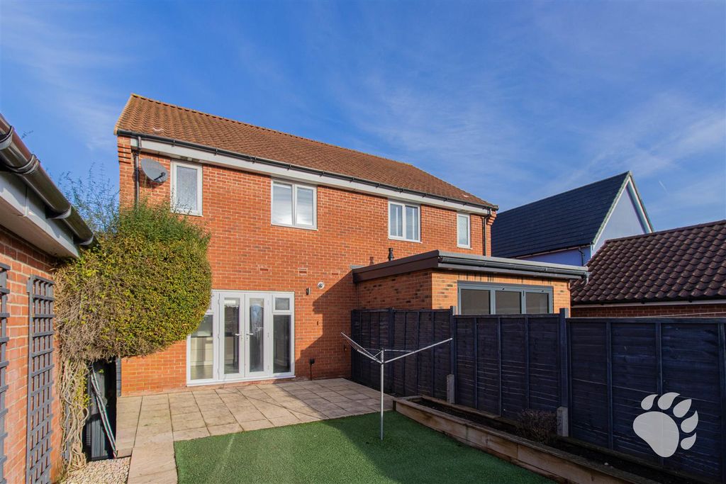 Property photo 3 of 24 Garden