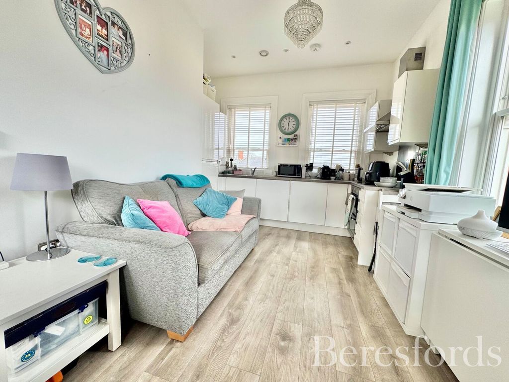 Property photo 3 of 21 Picture 3