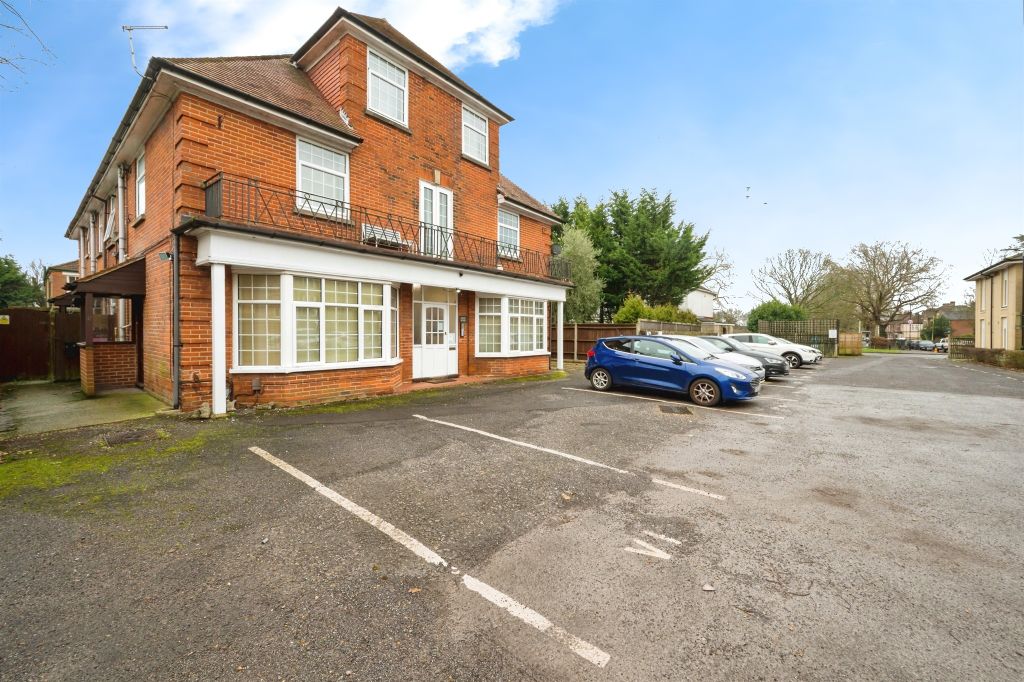 Property photo 1 of 12