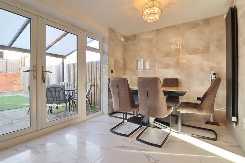 Property photo 3 of 23 Dining Area