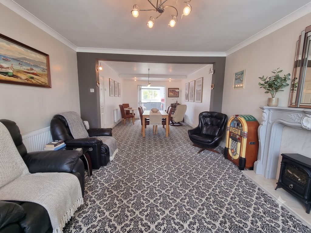 Property photo 2 of 14 Lounge/Open Plan Dining Room