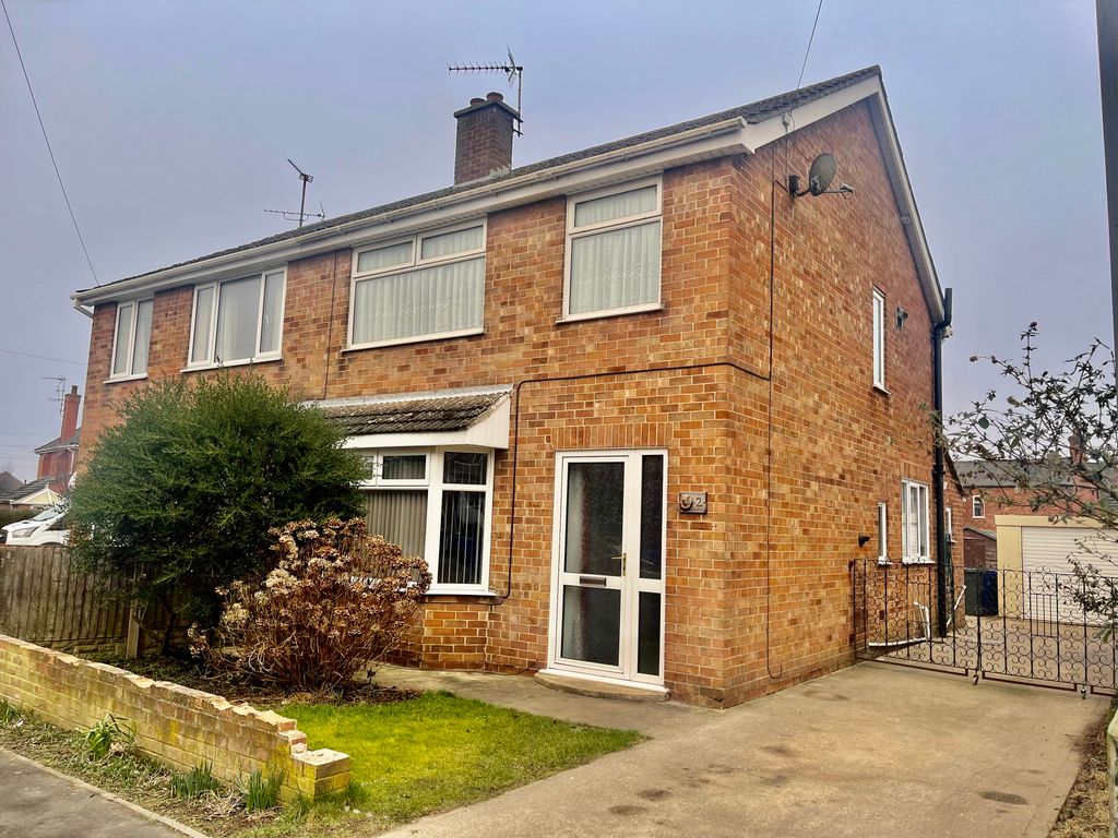 Property photo 1 of 8 Front