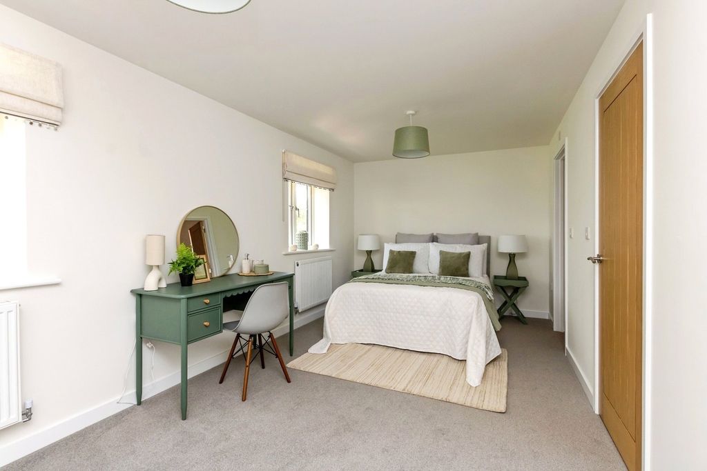 Property photo 3 of 19 Master Bedroom