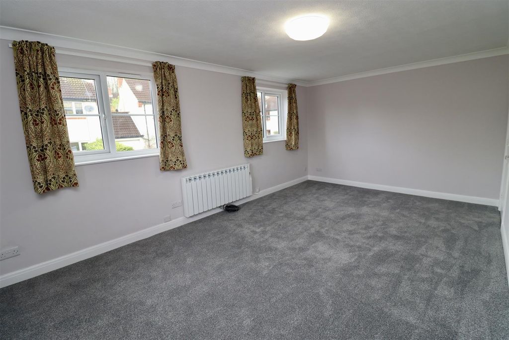 Property photo 2 of 7 Sitting Room