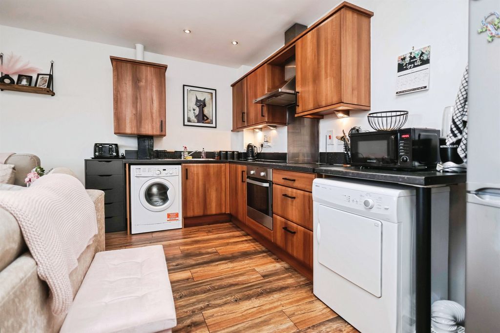 Property photo 3 of 16