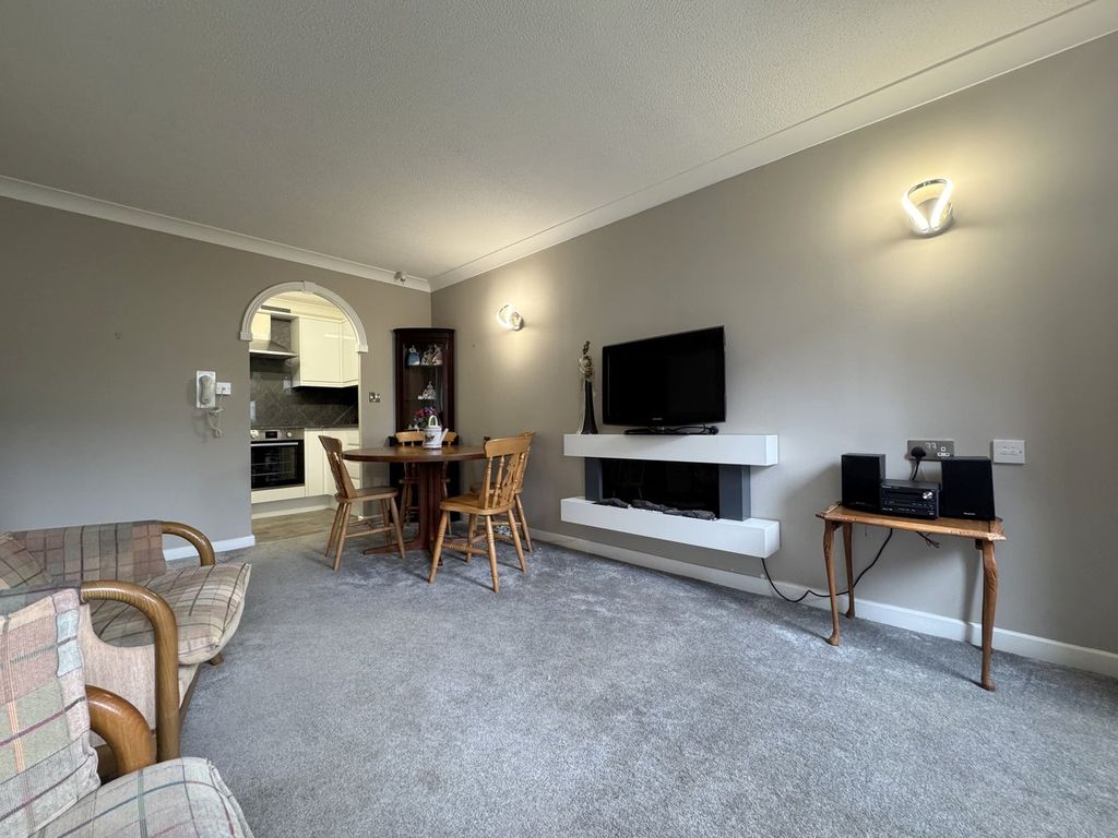 Property photo 2 of 14