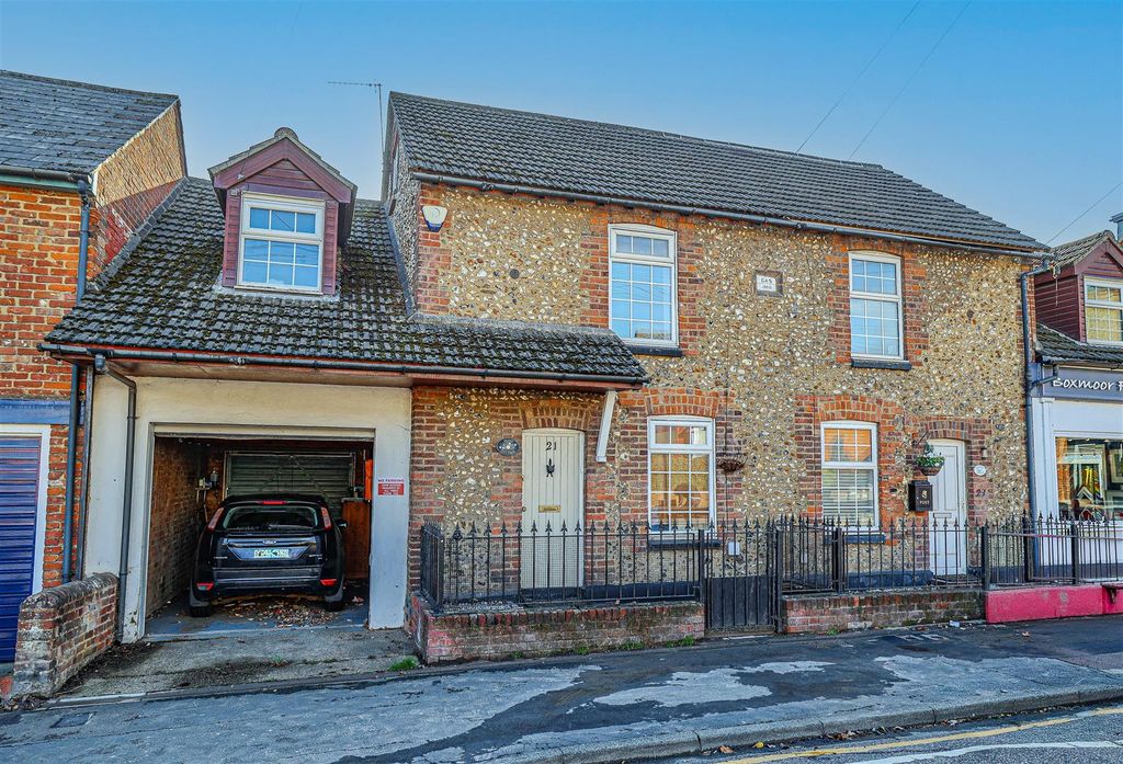Property photo 1 of 28 980A7294-1.Png