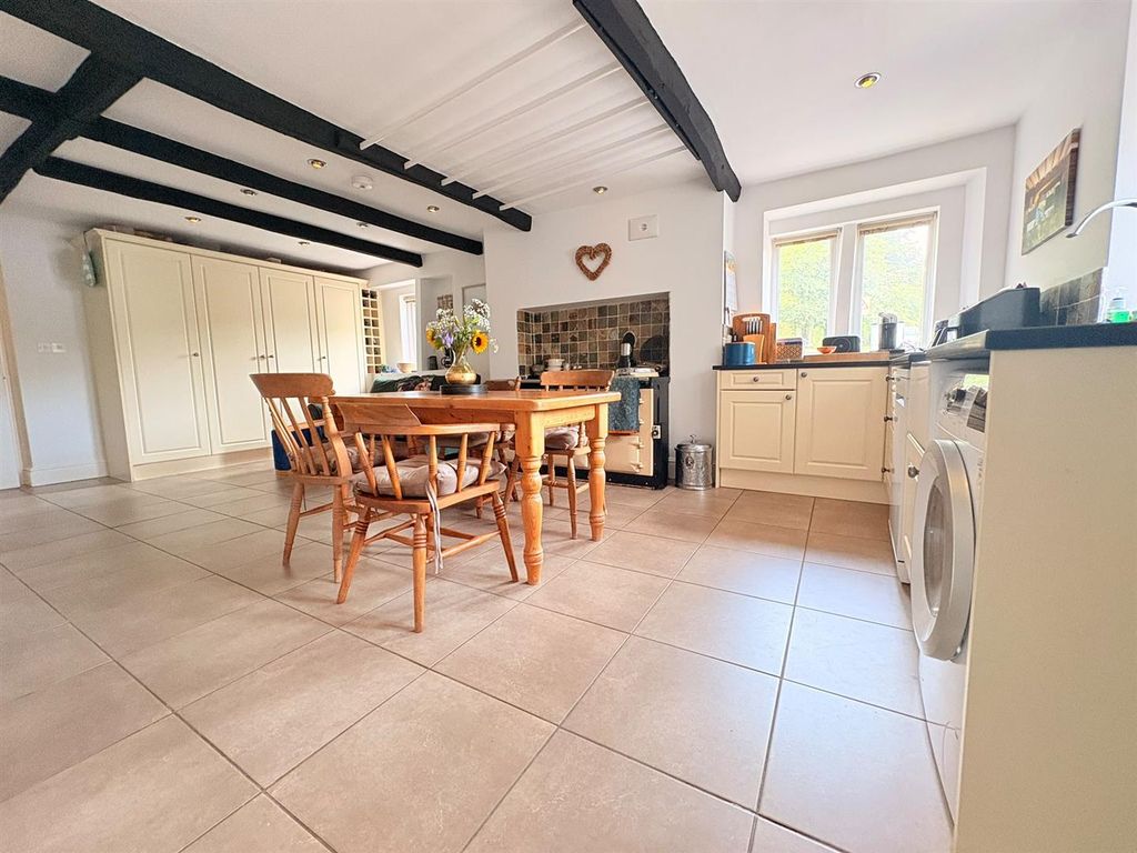 Property photo 2 of 34