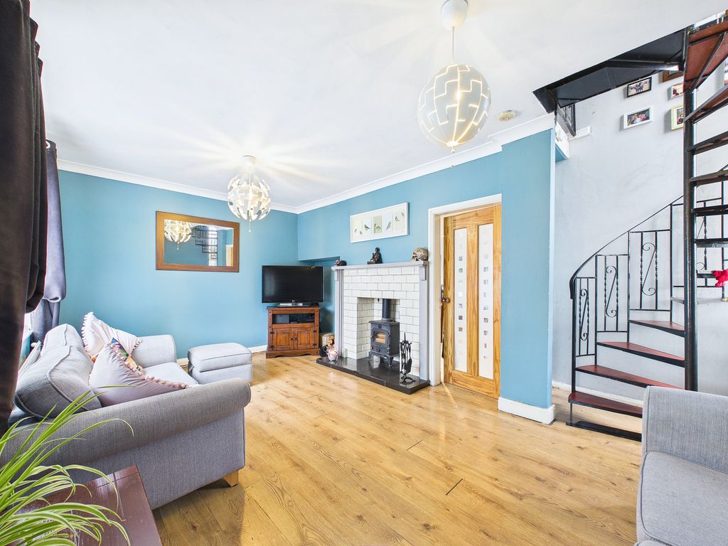 Property photo 3 of 33