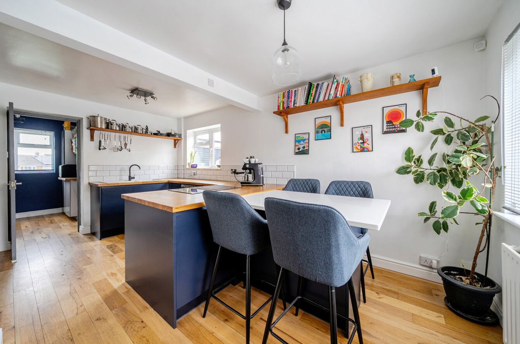 Property photo 2 of 24 1358888-14-68d685...