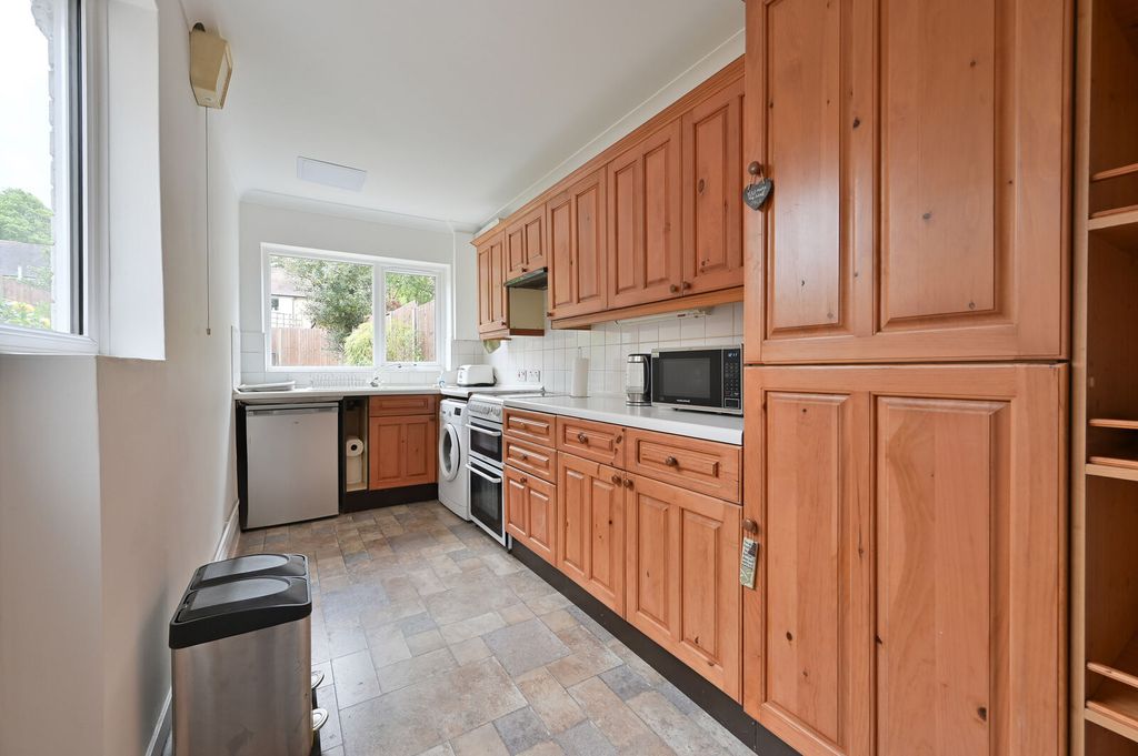 Property photo 2 of 22