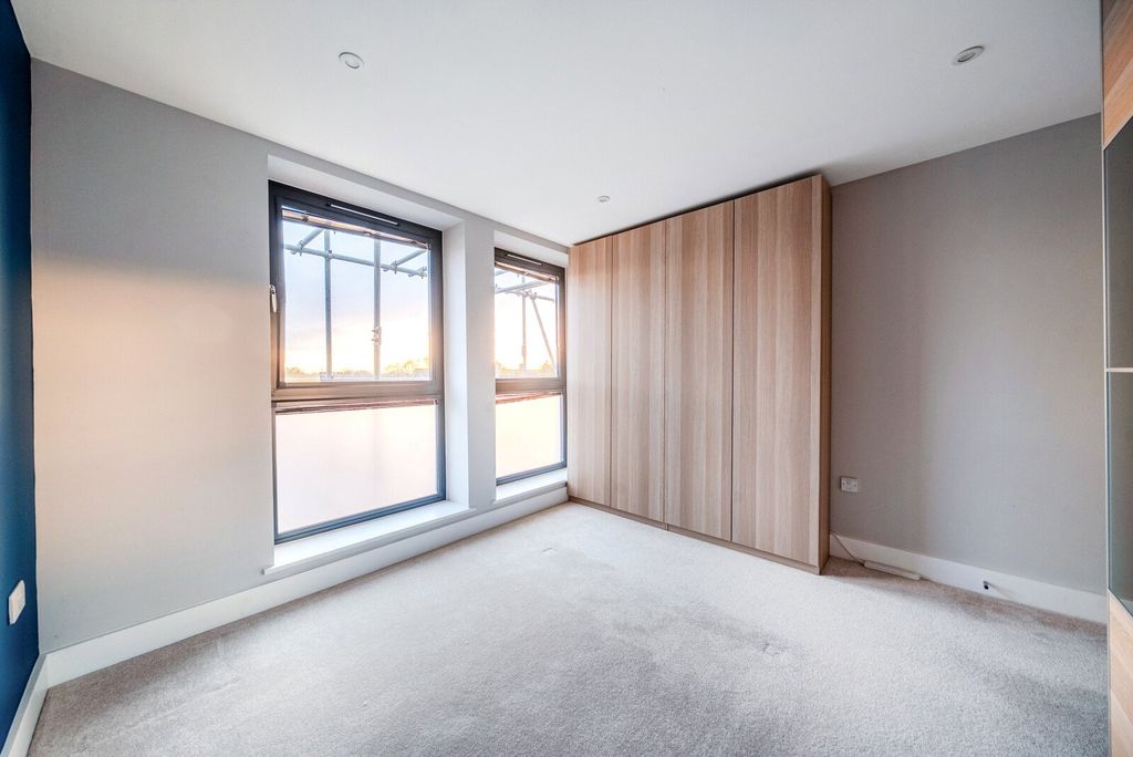 Property photo 3 of 10 Bedroom