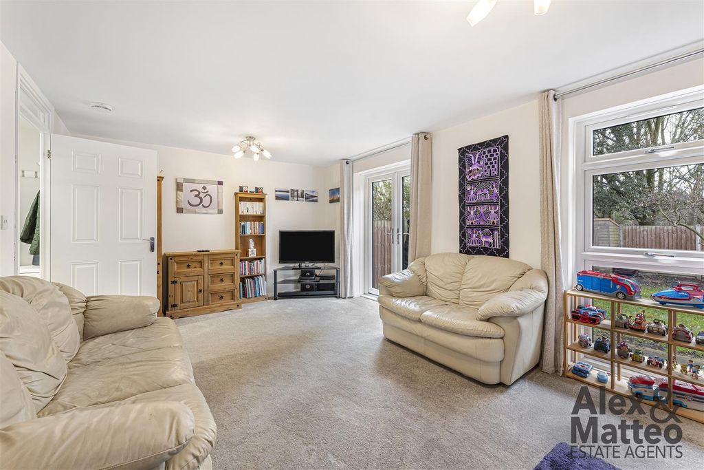 Property photo 2 of 20 Brewhouse Walk