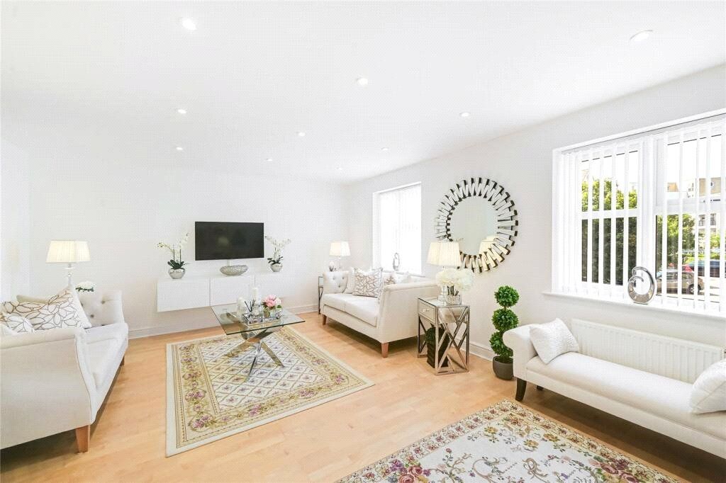 Property photo 3 of 13 Picture No. 02