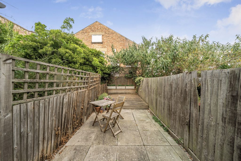 Property photo 3 of 11 1466779-17-6A19Be...