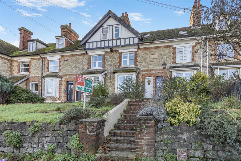 Property photo 1 of 21 8673231-Exterior01.Jpg