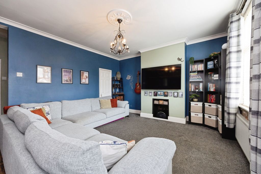 Property photo 3 of 20 Pbox-Img.Jpg