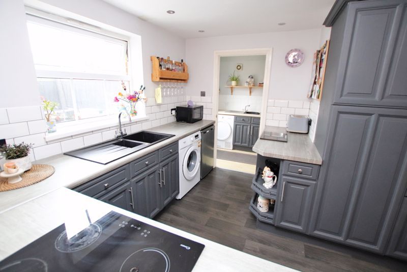 Property photo 3 of 17 Kitchen Diner Photo 1