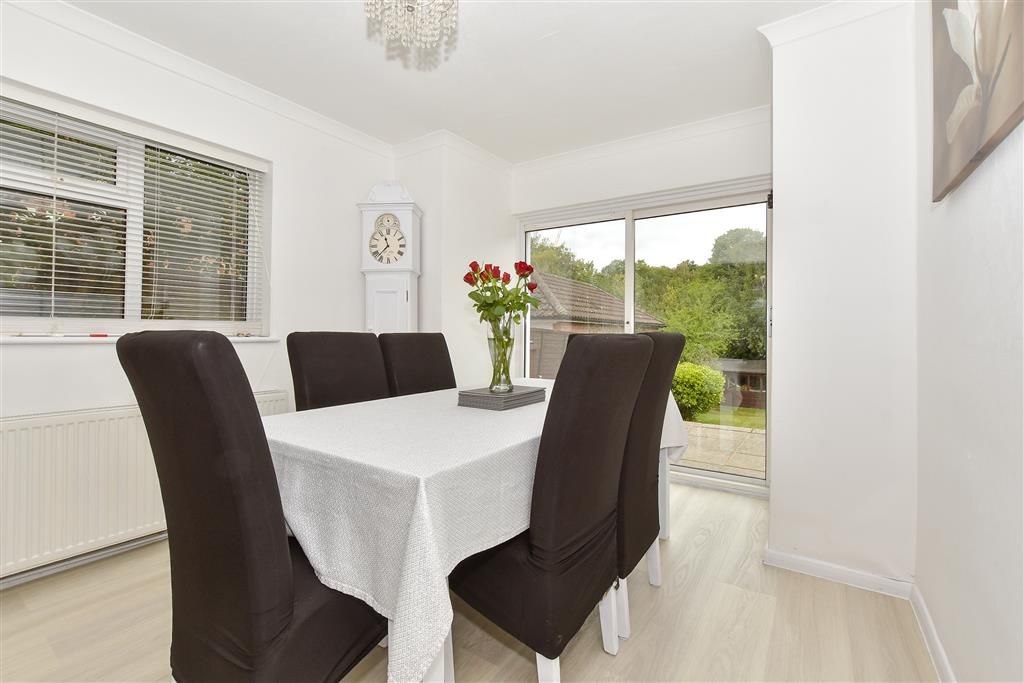 Property photo 3 of 19 Lounge/Diner