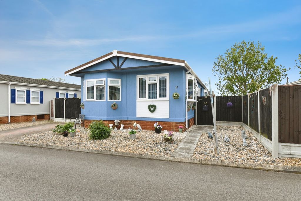 Property photo 1 of 18 Exterior